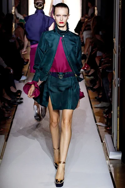 Look 18